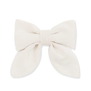 Medium Alligator Clip Bow in Oat