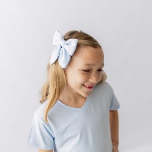 Medium Alligator Clip Bow in Breeze
