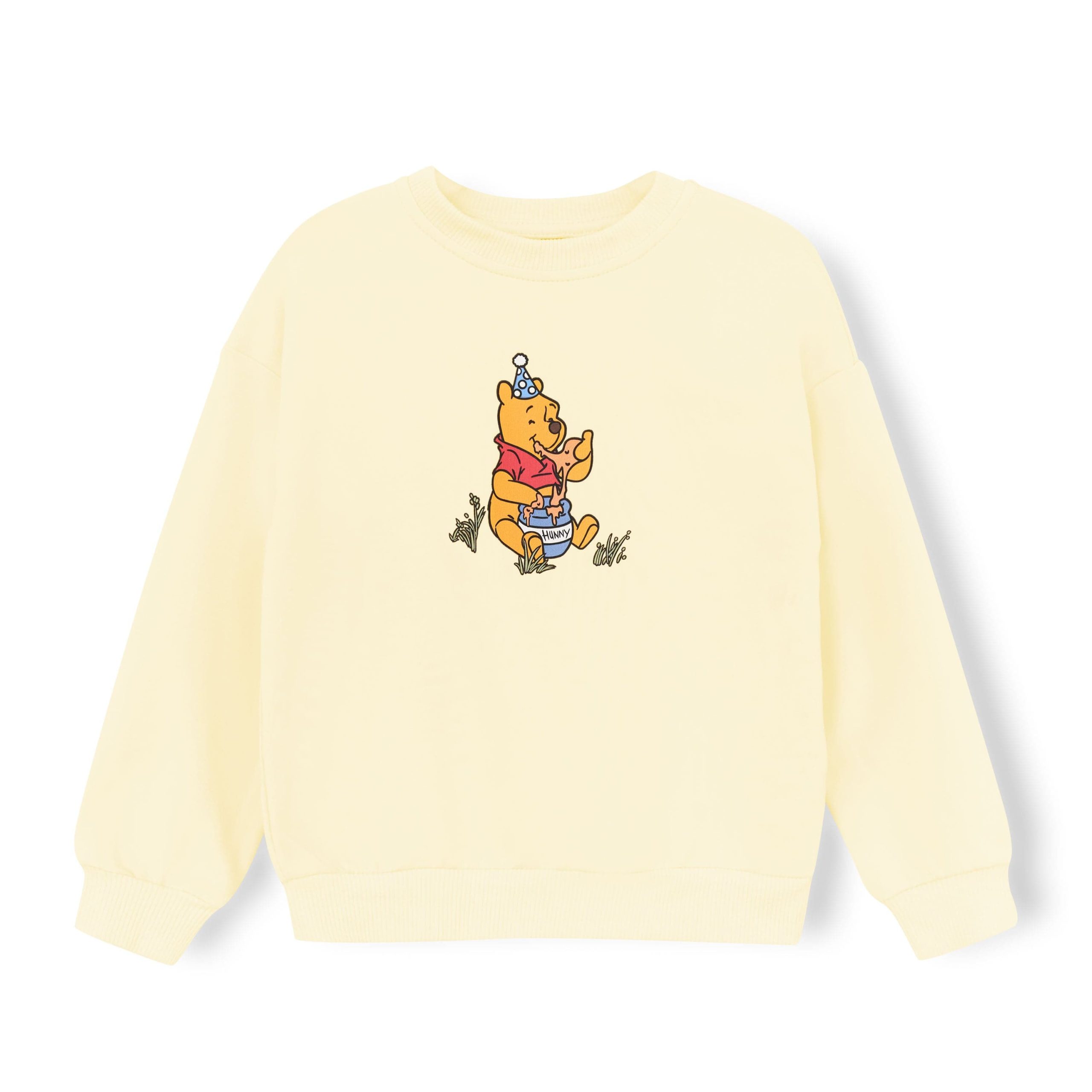 Sweatshirt in Winnie the Pooh on Chamomile - Image 2