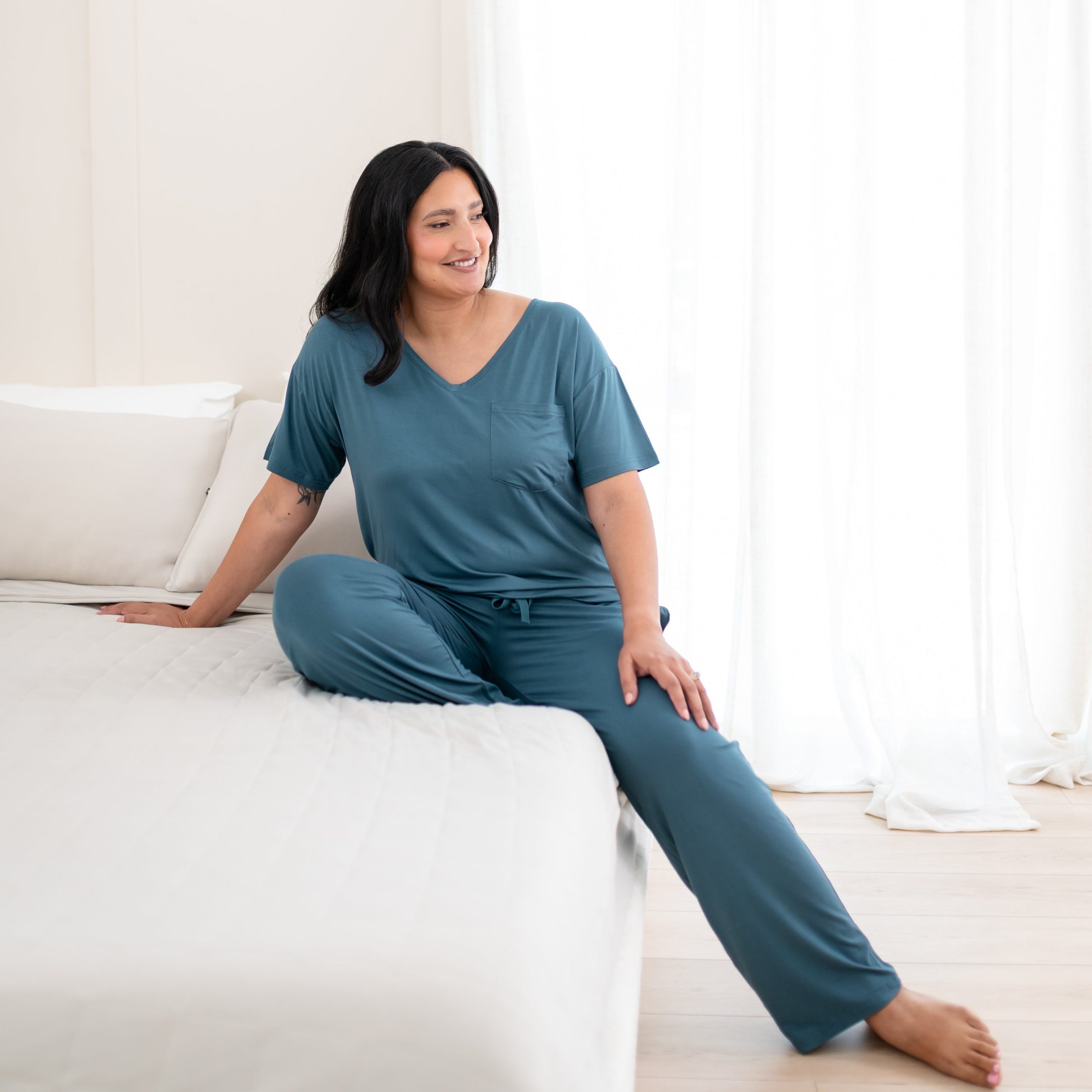 Womens Relaxed Fit V-Neck in Atlantic - Image 4
