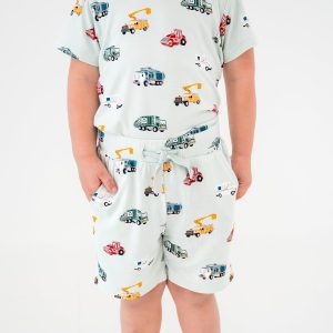 Drawstring Short in City Vehicles