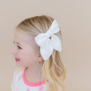 Medium Alligator Clip Bow in Cloud