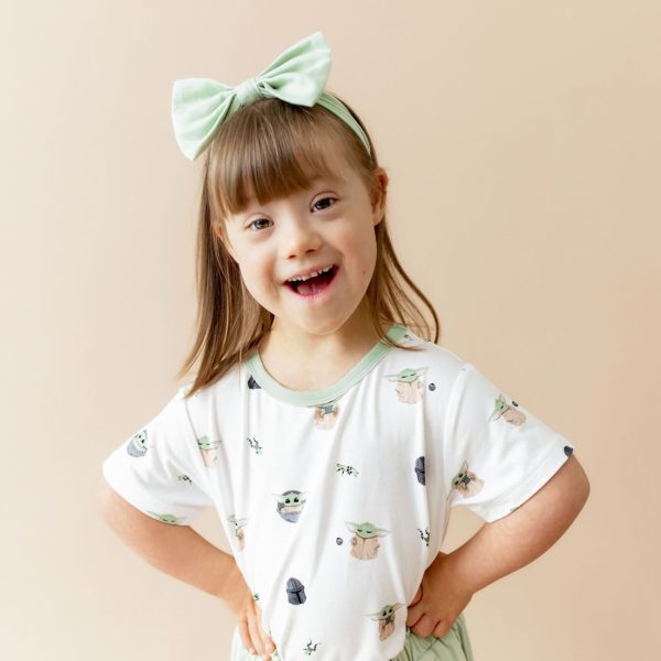 Toddler Basic Tee in Grogu