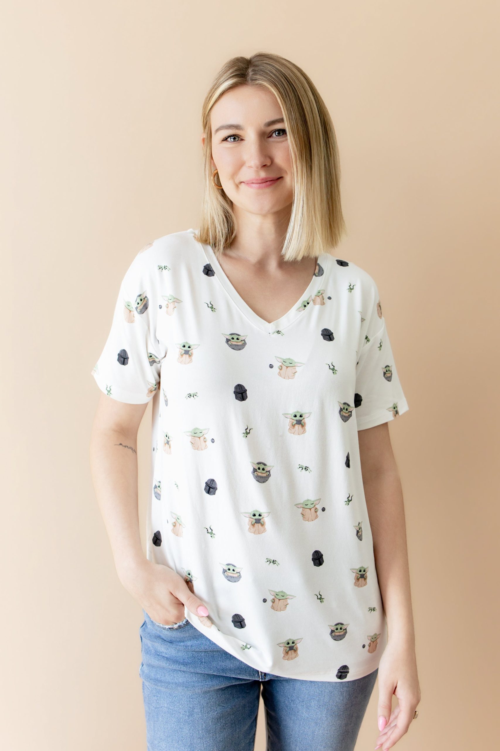Women's Relaxed Fit V-Neck in Grogu