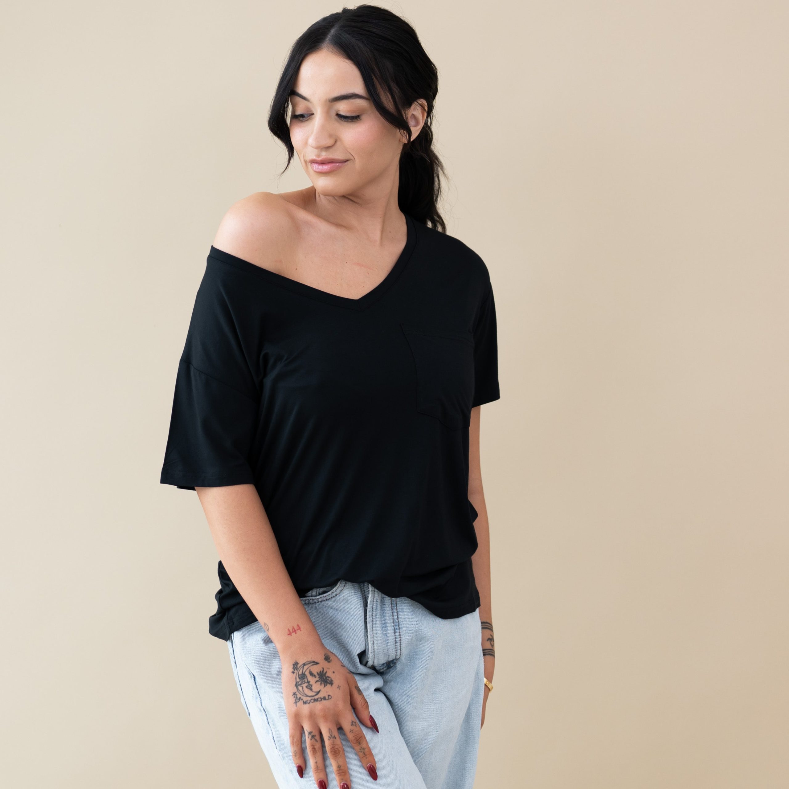 Womens Relaxed Fit V-Neck in Midnight - Image 2