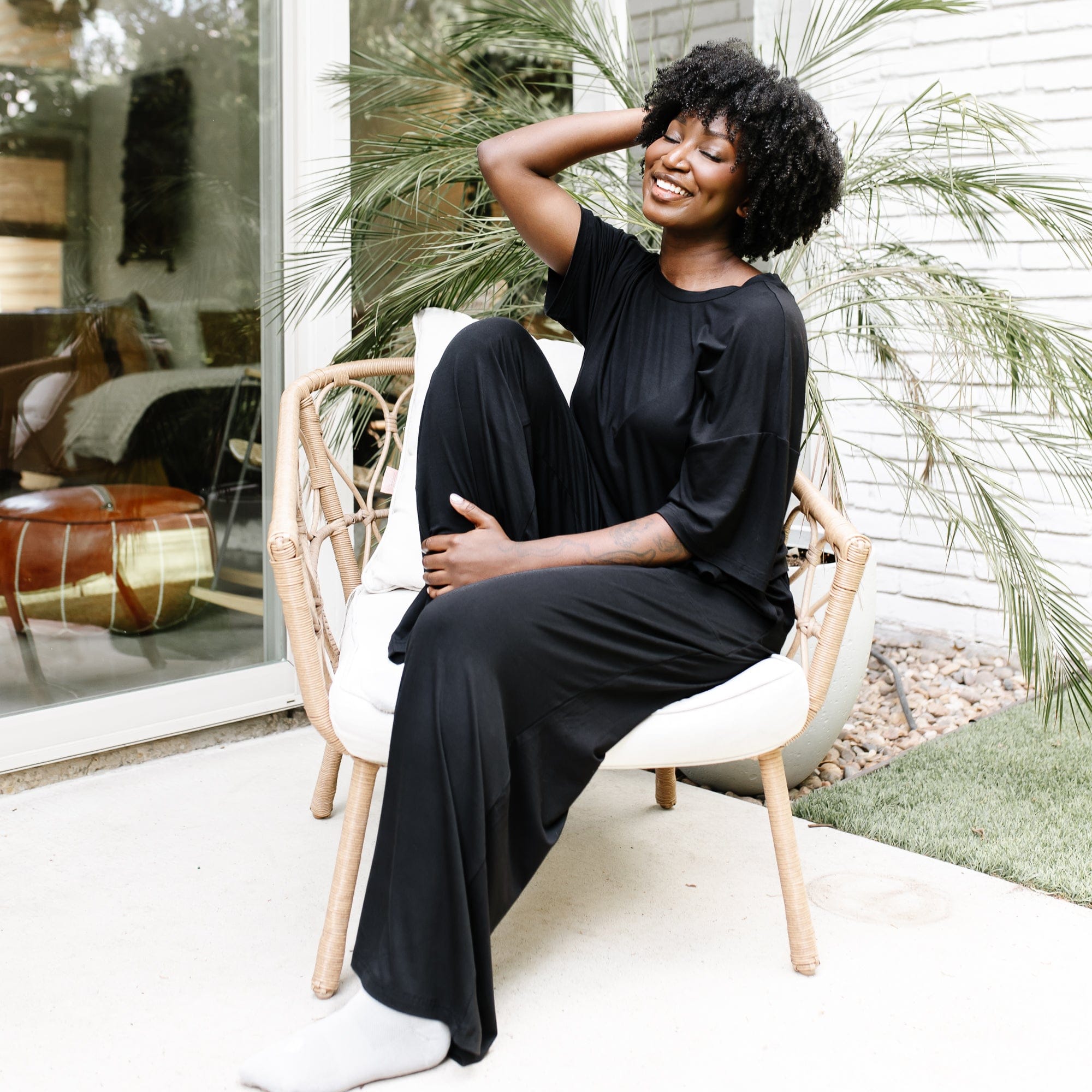 Women's Wide Leg Pant in Midnight - Image 4
