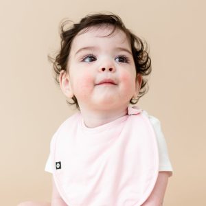 Cushy Bib in Sakura