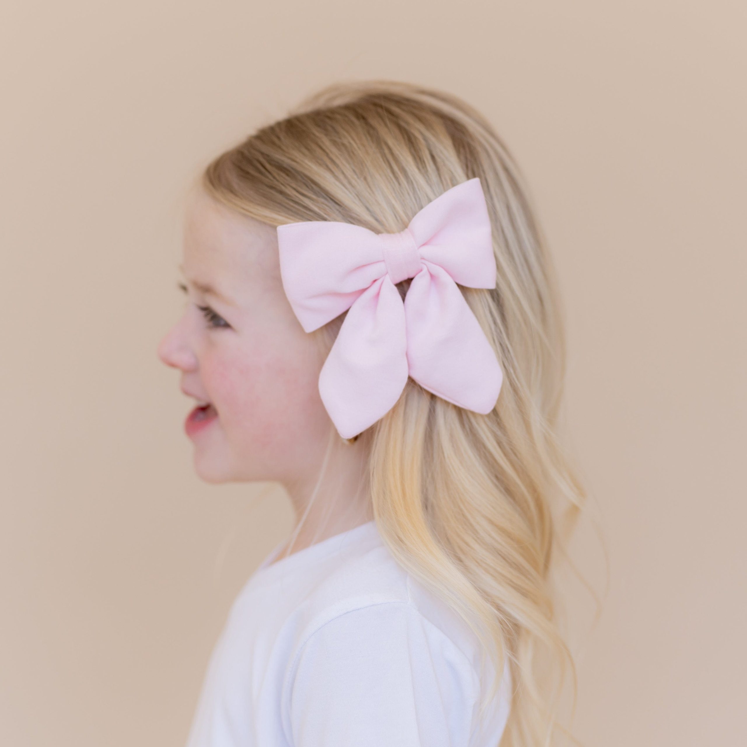 Medium Alligator Clip Bow in Sakura - Image 3