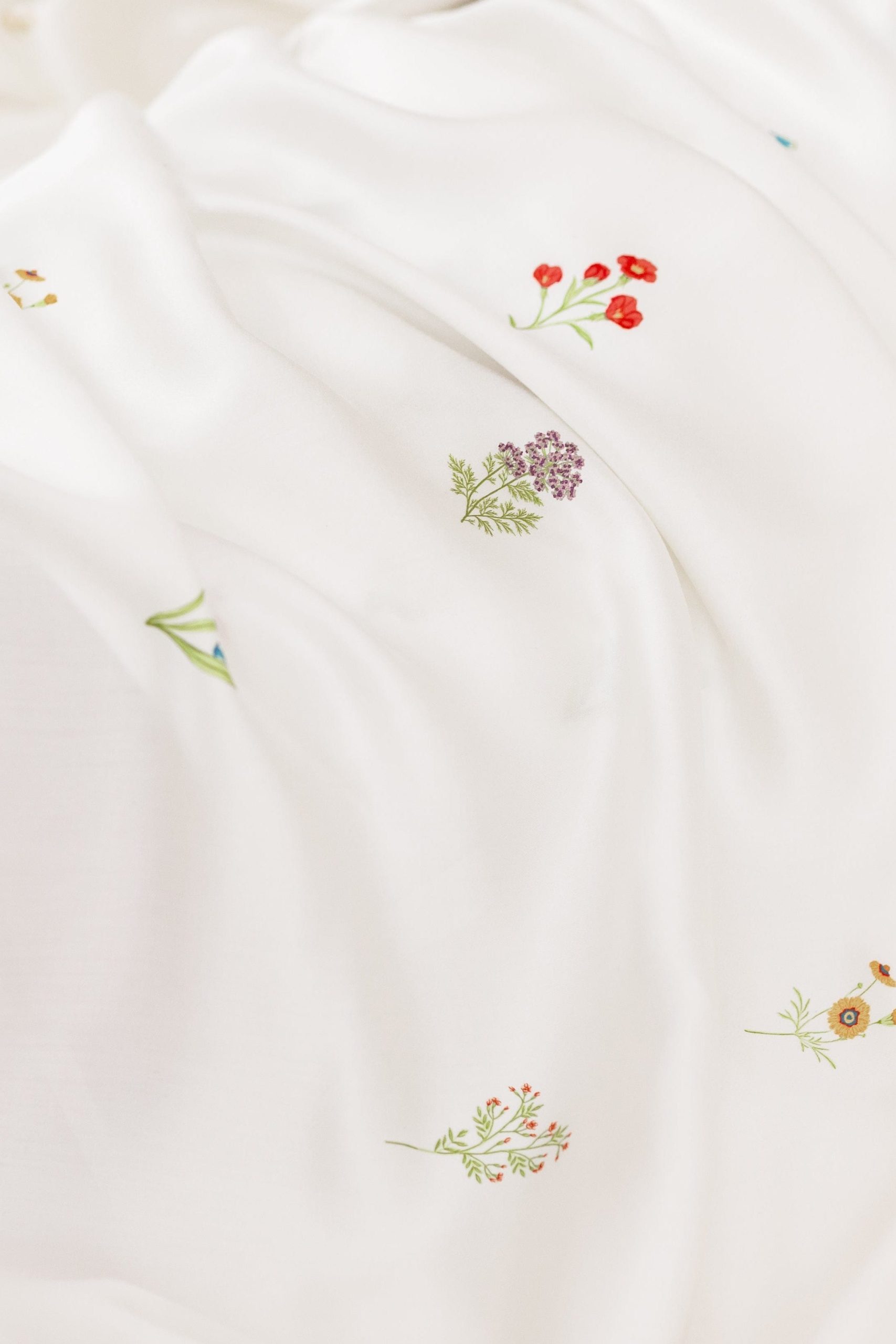 Bamboo Sateen Sheet Set in Wildflower - Image 4