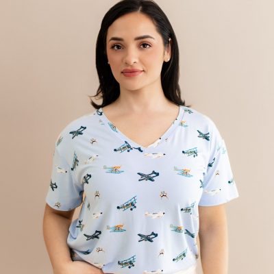 Women's Relaxed Fit V-Neck in Take Off