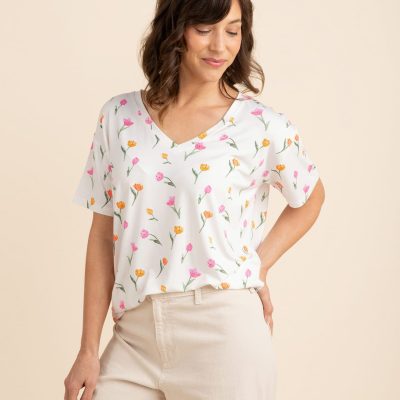Women's Relaxed Fit V-Neck in Tulip
