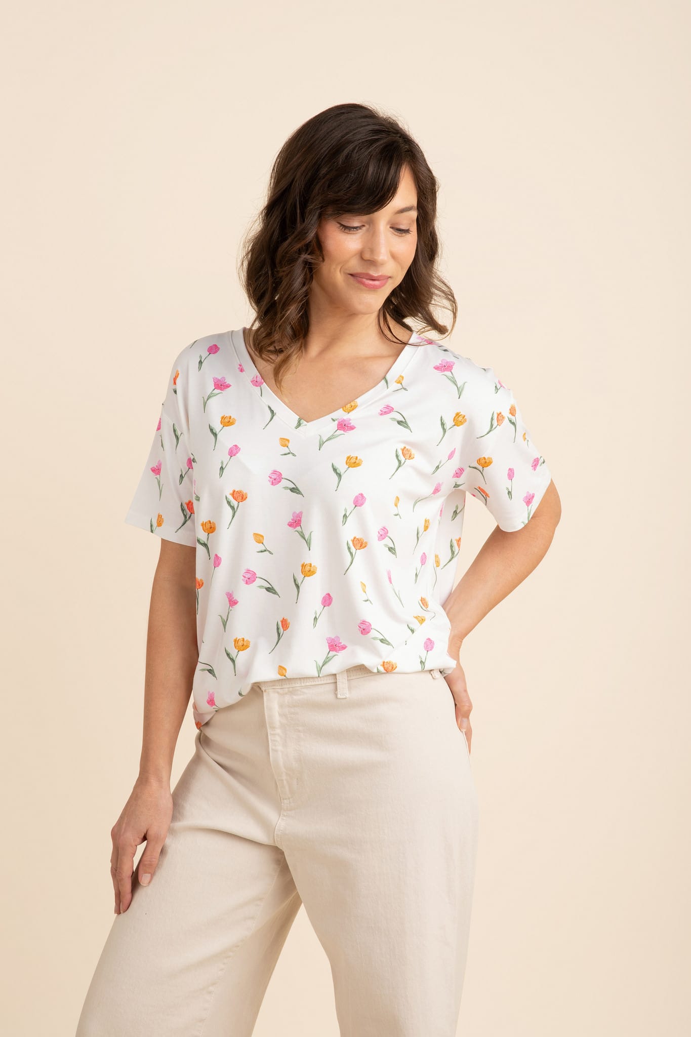 Women's Relaxed Fit V-Neck in Tulip