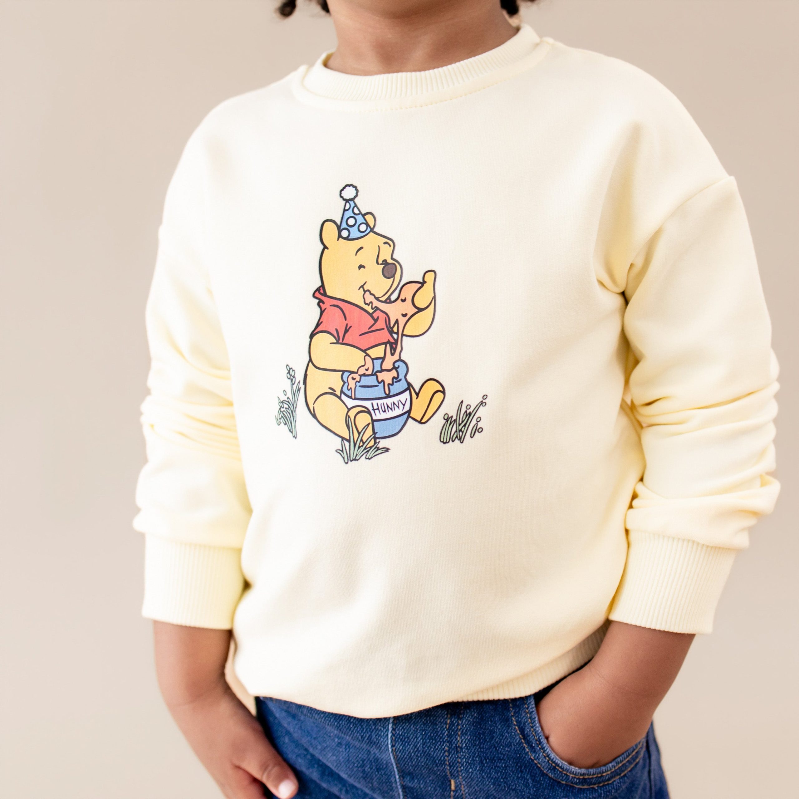Sweatshirt in Winnie the Pooh on Chamomile - Image 3