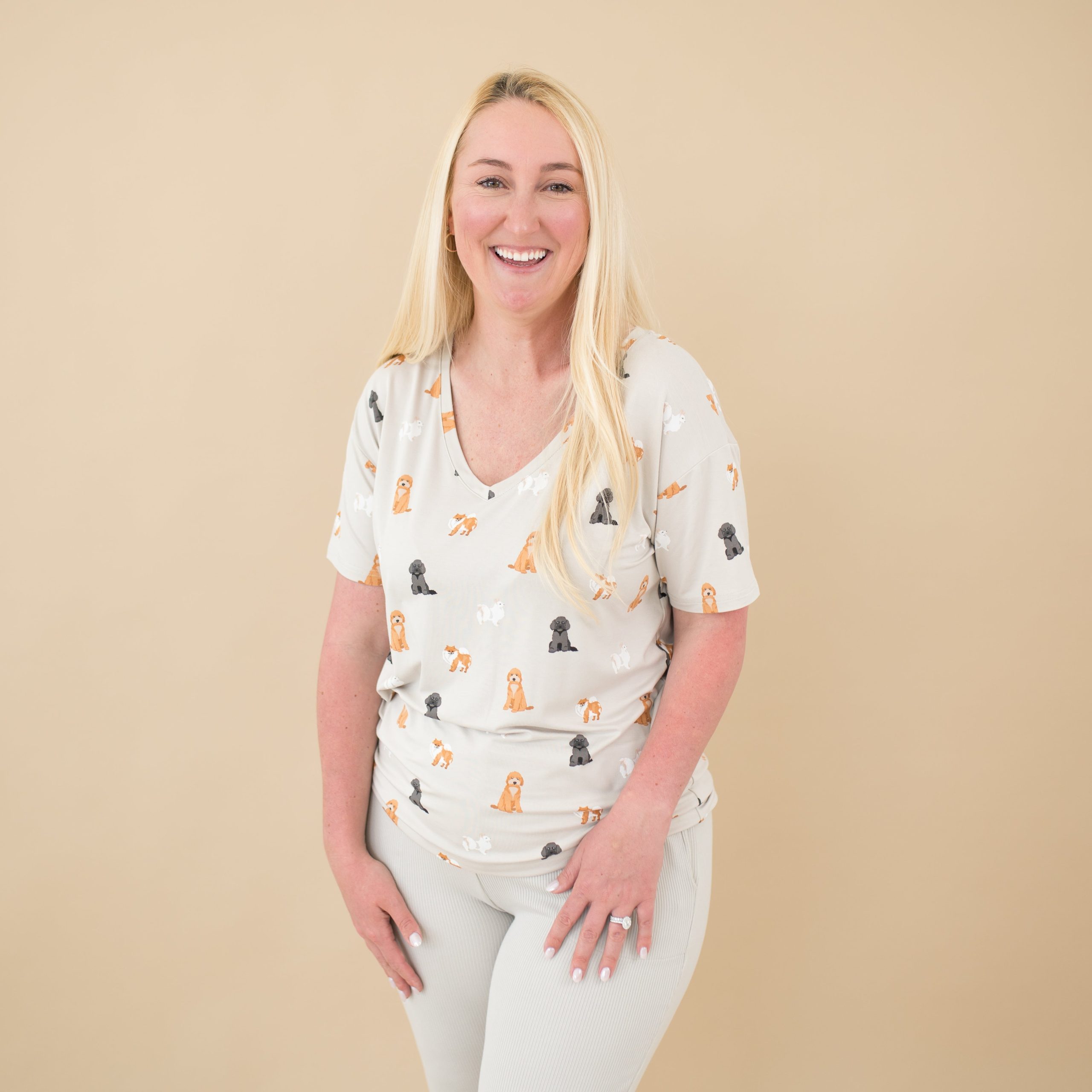 Womens Relaxed Fit V-Neck in Fluffy Dog - Image 4
