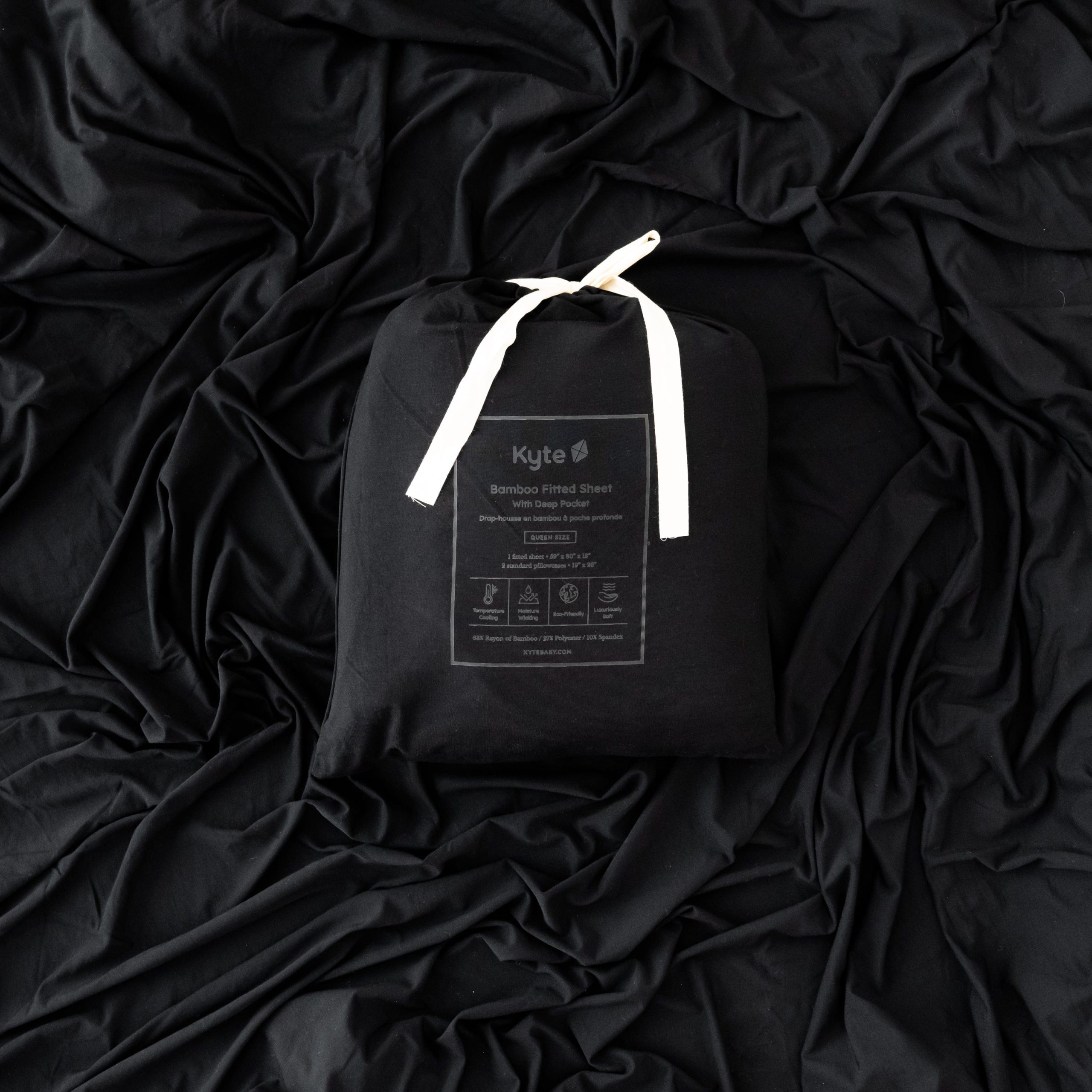 Fitted Sheet with Pillowcases in Midnight - Image 3