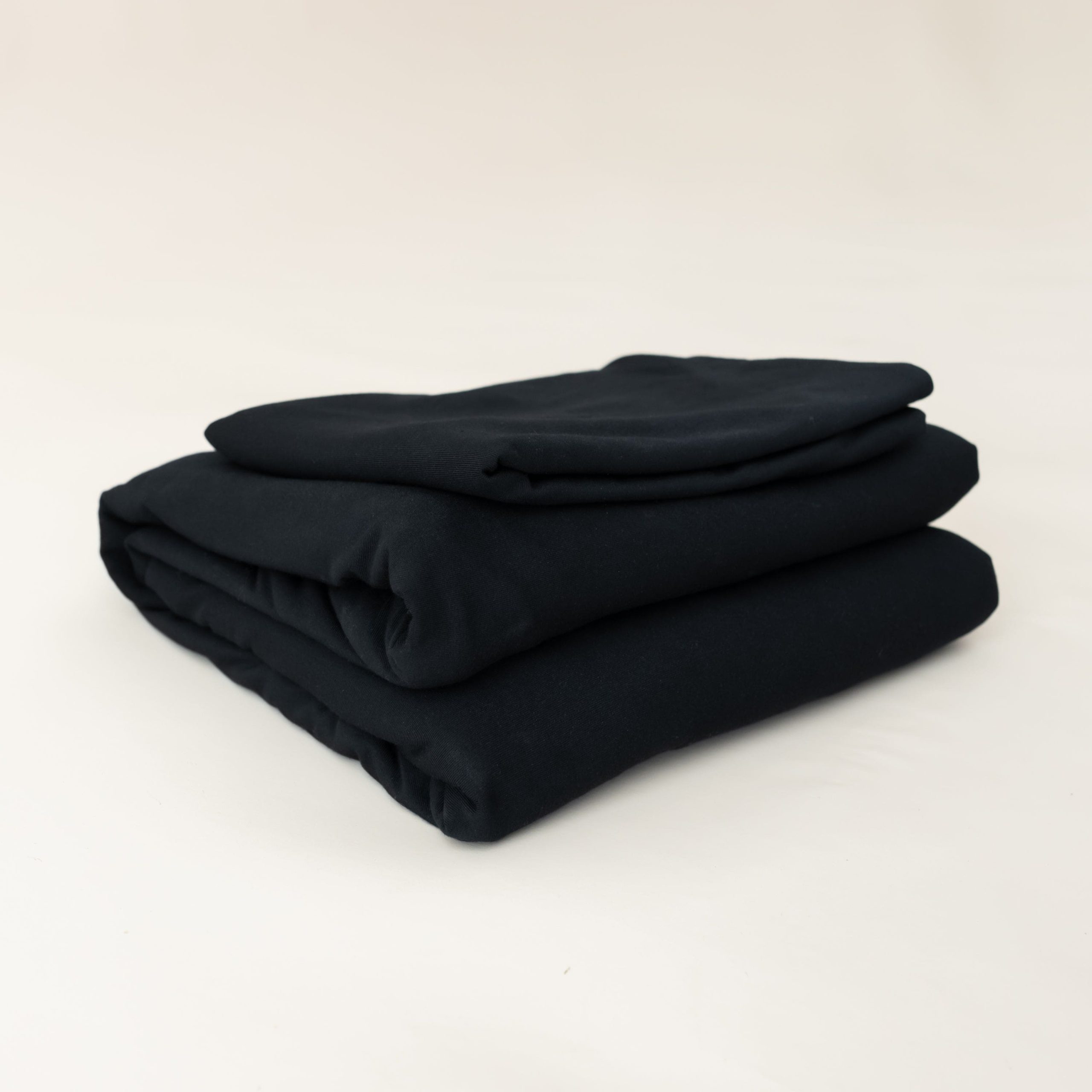 Fitted Sheet with Pillowcases in Midnight - Image 7