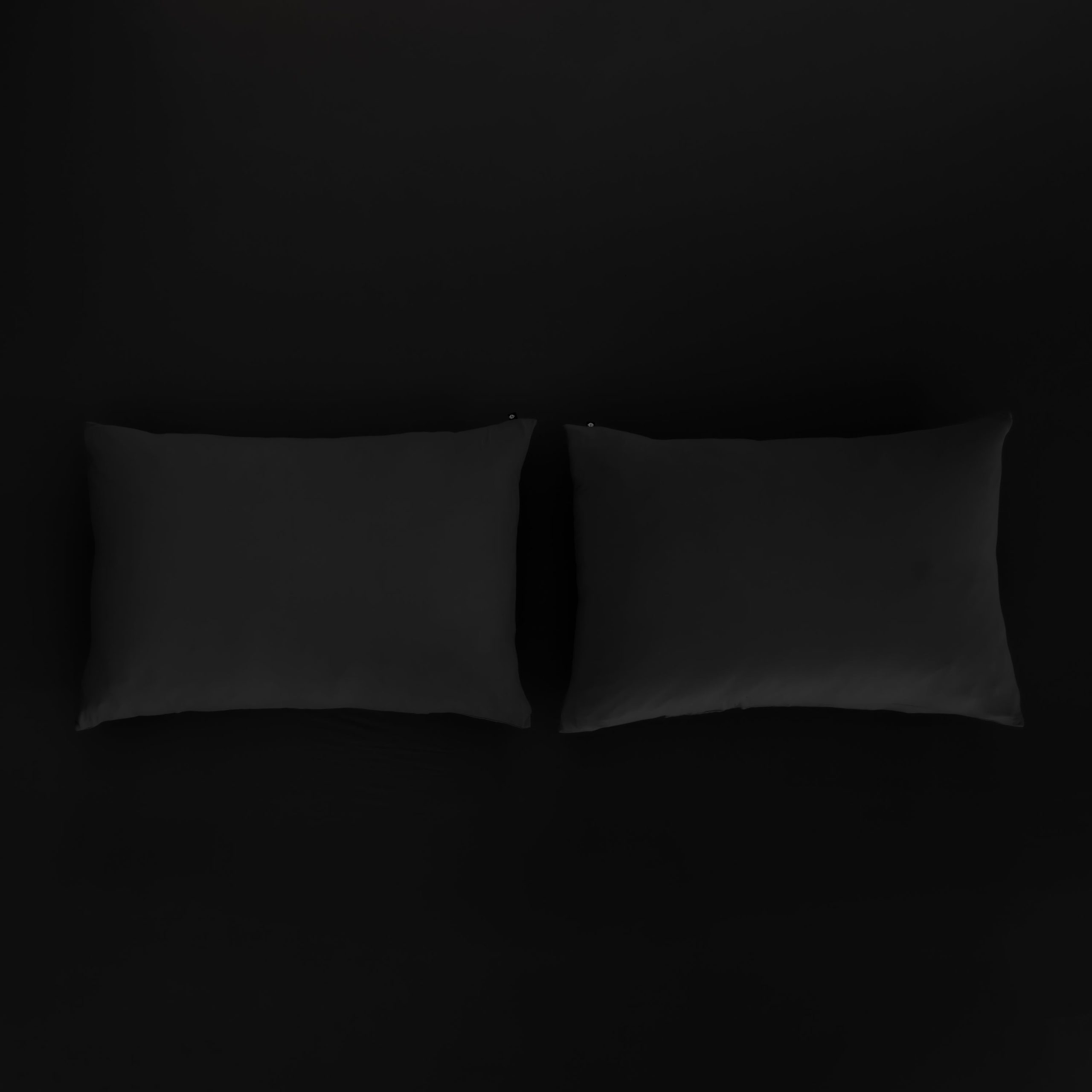 Fitted Sheet with Pillowcases in Midnight - Image 6
