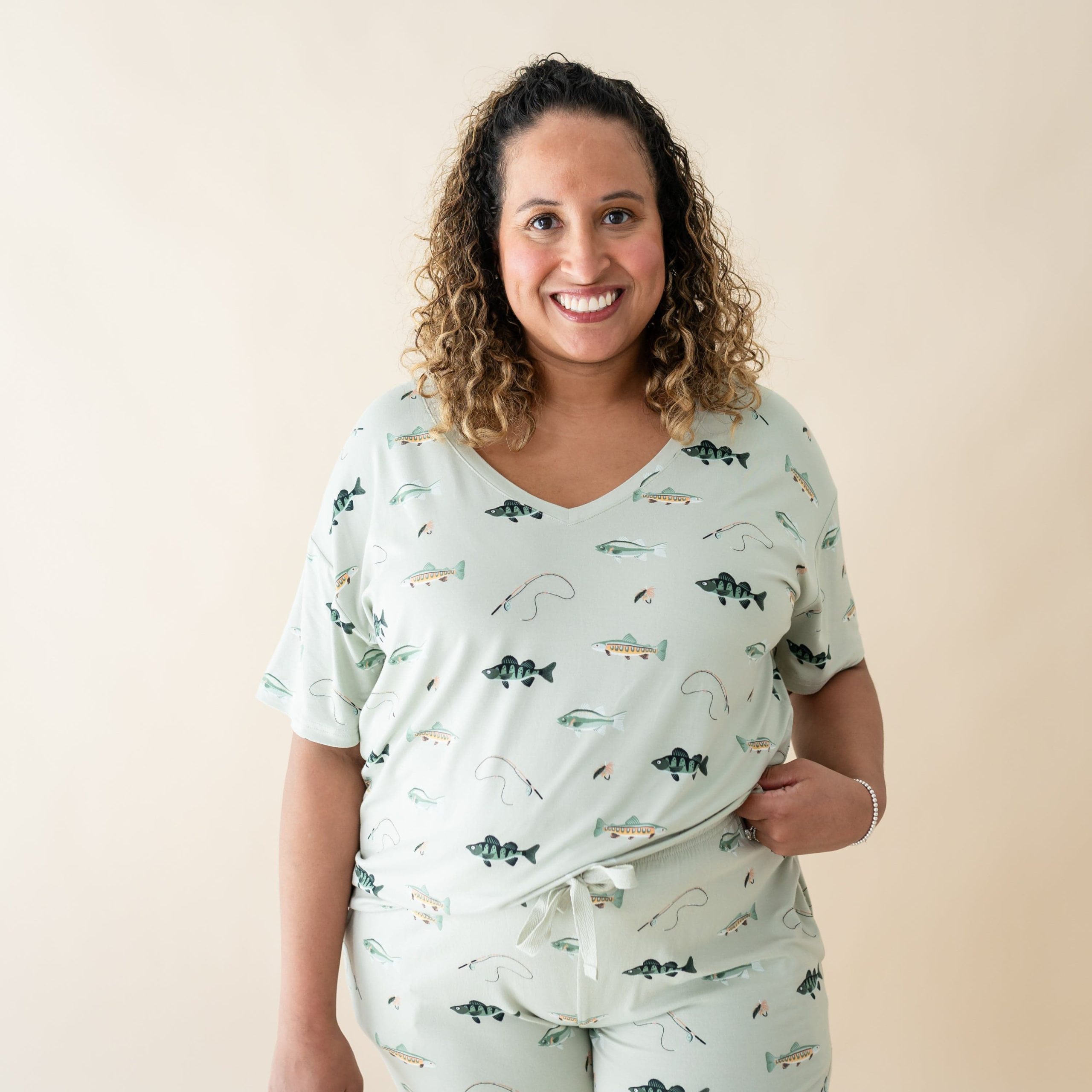 Women's Relaxed Fit V-Neck in Fishing