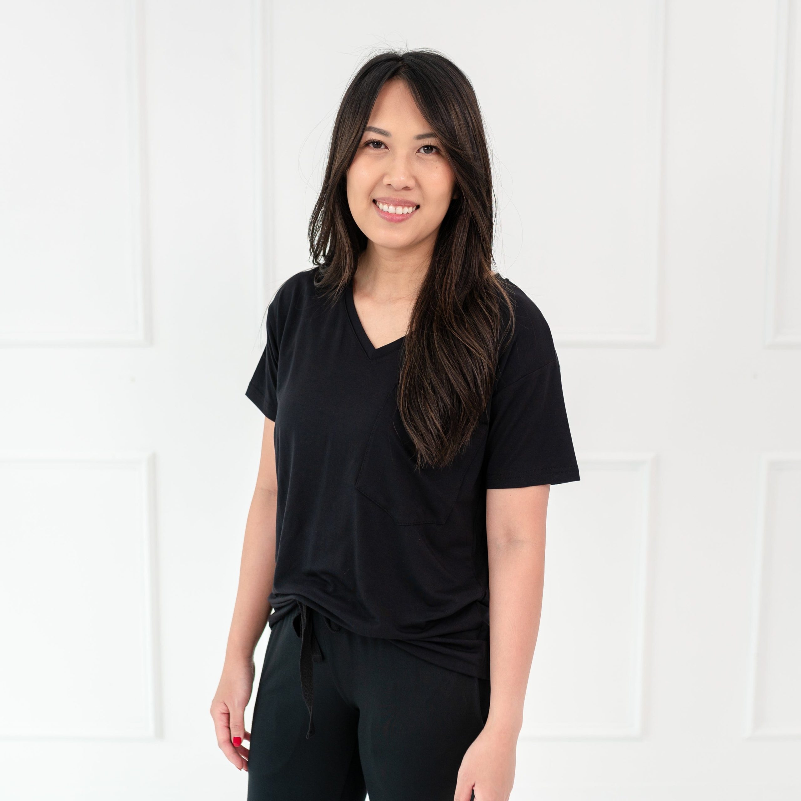 Womens Relaxed Fit V-Neck in Midnight - Image 3
