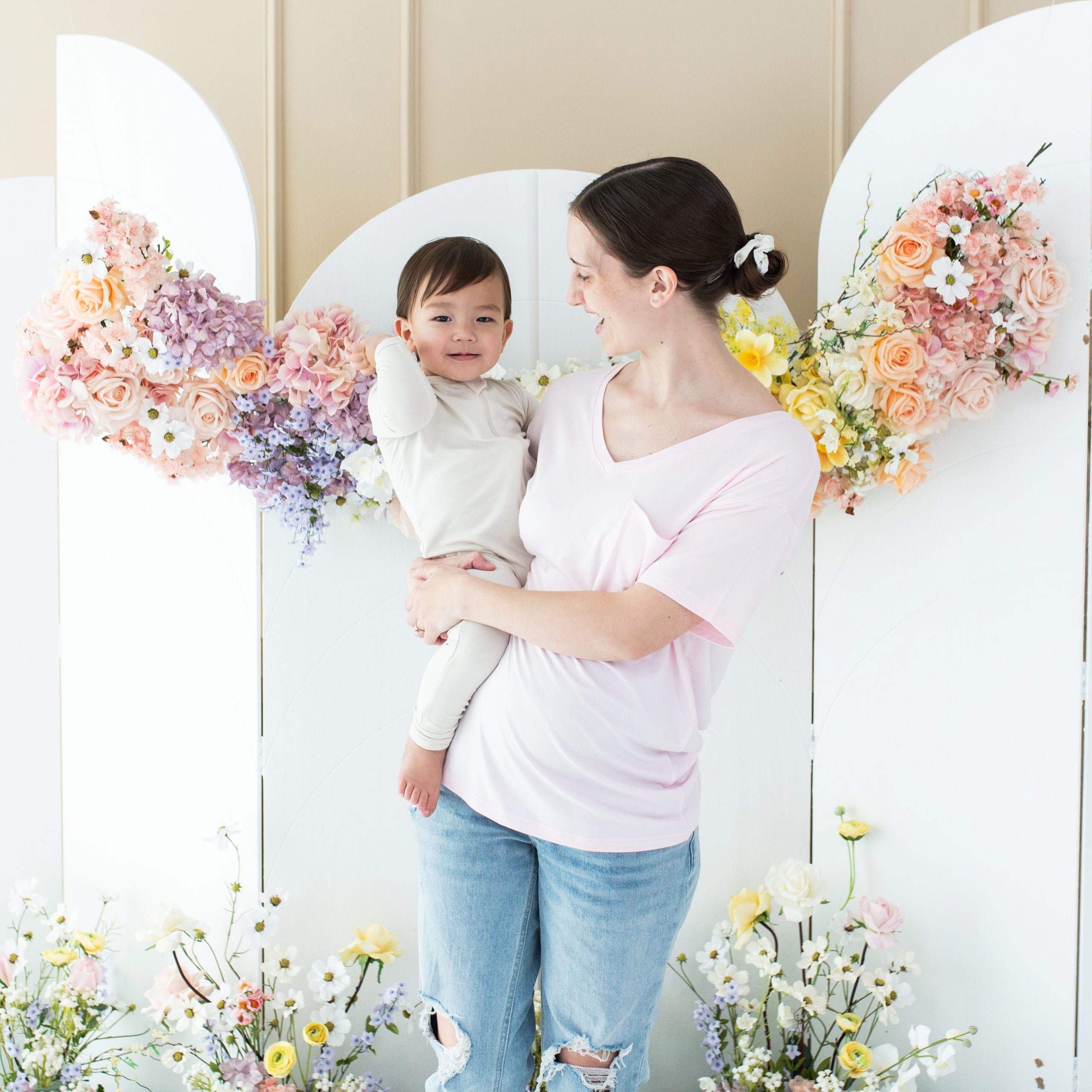 Womens Relaxed Fit V-Neck in Sakura - Image 3